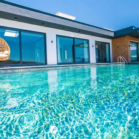 Modern Luxury Seaview 2br Villa